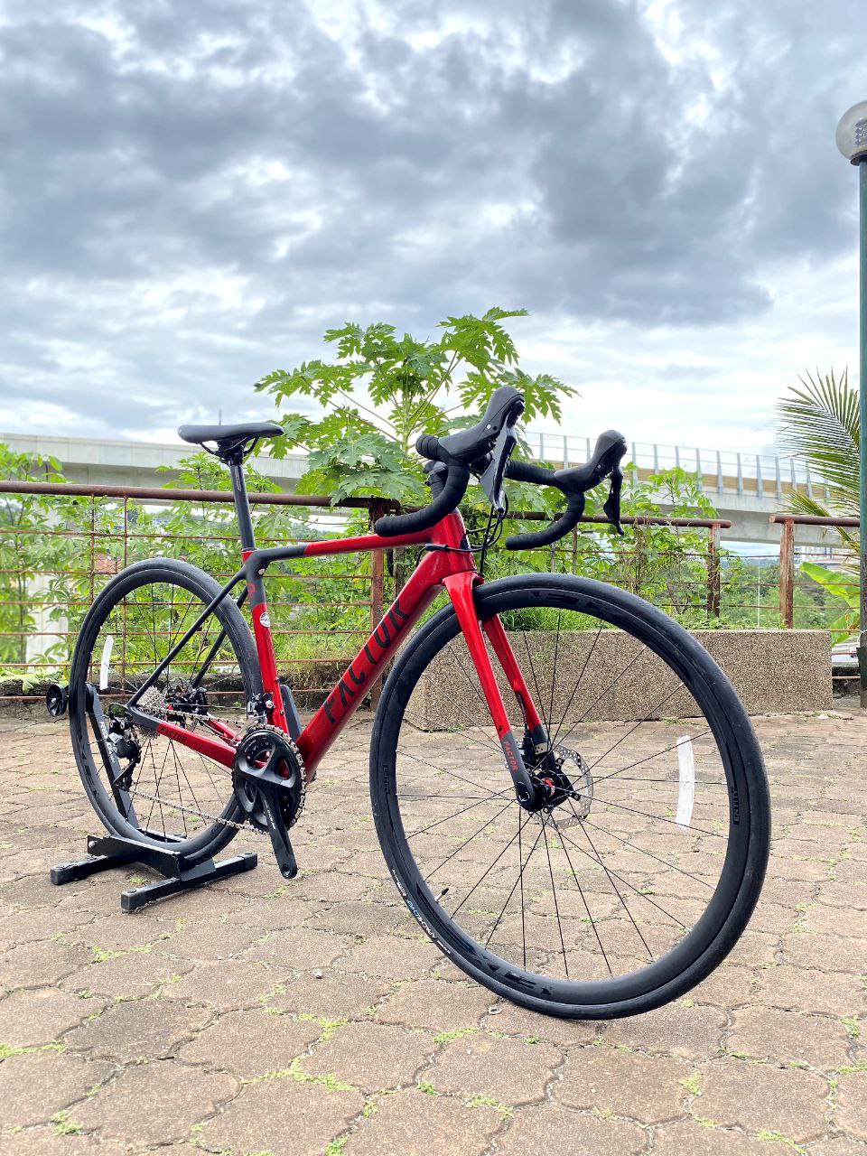 FACTOR O2 Road Bike DB Customise Red Naked (Size 49)